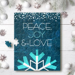 Puzzle Moderno copo de nieve azul paz alegría amor tipogr<br><div class="desc">"Paz, alegría y amor." Un ilustracion gigante, divertido, lúdico, blanco y turquesa con copos de nieve y una tipografía moderna sobre un rico fondo de agua de mármol azul verde azulado y profundo te ayudarán a disfrutar de las vacaciones. Un confeti blanco y turquesa bordea la parte superior. Sienta el...</div>