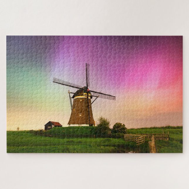 Puzzle Molino de viento tradicional bajo la Aurora Boreal (Horizontal)