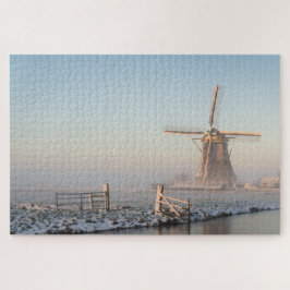 Puzzle Molino de viento y una cerca durante una salida