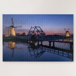 Puzzle Molinoes de viento y un puente levadizo en la