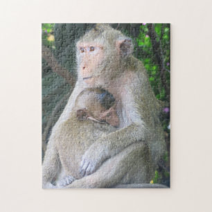 Puzzle Mono en Tailandia: Madre e hijo abrazo