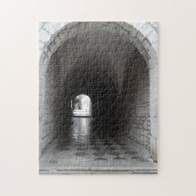 Puzzle Monocromo de la puerta del casco antiguo blanco y  (Vertical)