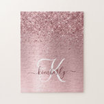 Puzzle Monograma de Purpurina Metalizado cepillado de col<br><div class="desc">Personalice fácilmente este diseño de rompecabezas de moda de moda con un purpurina brillante rosa y de color rosa bonito sobre un fondo metálico rosa y de color rosa.</div>