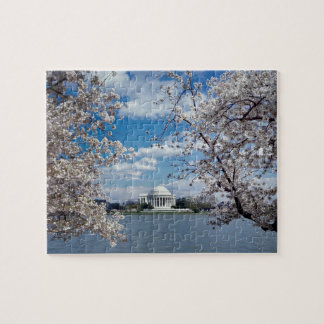 Puzzle Monumento de Thomas Jefferson con las flores de