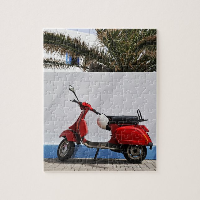 Puzzle Motocicleta roja por pared, isla Stromboli, (Vertical)