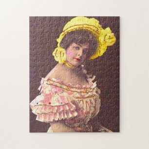Puzzle Mujer de los años 1890 en papel de vestimenta