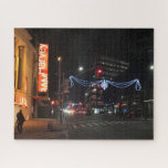 Puzzle Navidades en el centro de Brooklyn, Nueva York.<br><div class="desc">Cuenta con una fotografía original a color de las luces de las vacaciones en Fulton Street, en el centro de Brooklyn, NYC. En esta tienda también hay muchas otras fotografías y ilustraciones de la ciudad de Nueva York. ¿No ves exactamente lo que buscas? Contacte con Rebecca para tener un producto...</div>
