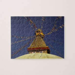 Puzzle Nepal, Katmandú. Bajo banderas de oración, vigil