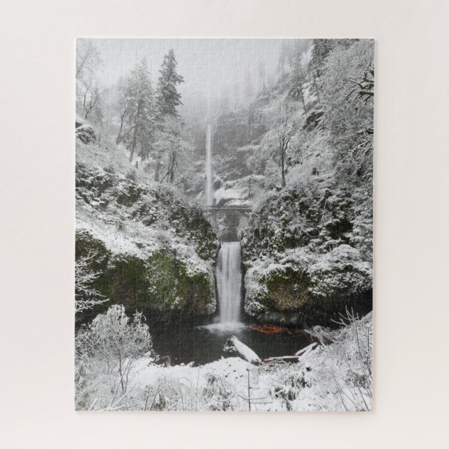Puzzle Nieve de invierno en las cataratas de Multnomah en (Vertical)