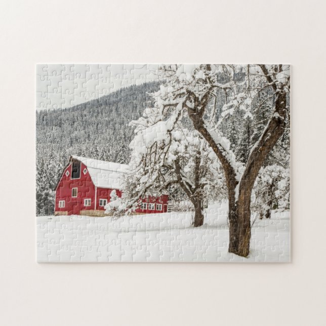 Puzzle Nieve fresca en granero rojo (Horizontal)