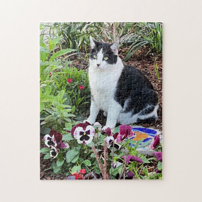 Puzzle ¡Niño Flor! Gato lindo en el jardín (Vertical)
