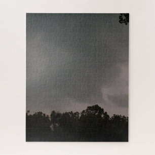 Puzzle Nubes de tormenta sobre el bosque
