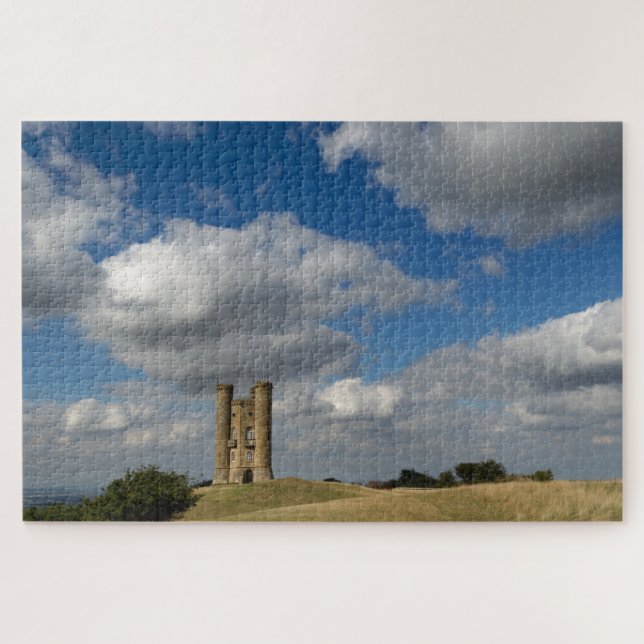 Puzzle Nubes sobre la torre de Broadway en el Cotswolds (Horizontal)