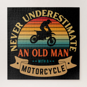 Puzzle Nunca subestimes a un anciano con una motocicleta