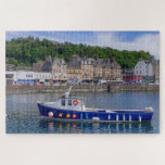 Puzzle Oban Port Scotland Pescador Barco Océano<br><div class="desc">Este impresionante rompecabezas de rompecabezas presenta el tradicional pueblo histórico de Oban en Escocia con un bote de pesca en primer plano. #jigsaw #puzzle #jigsawpuzzle #gifts #diversión #stock stuffers #juegos #regalo #navidades #vacaciones #cumpleaños</div>