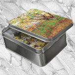 Puzzle Orchard en flor por Vincent van Gogh<br><div class="desc">Orchard in Blossom de Vincent van Gogh es un bello post de arte vintage impresionismo floral paisaje natural pintura. Árboles en una granja en un bosque con flores florecientes en primavera. Una herramienta de rastrillaje agrícola se está inclinando contra uno de los árboles. Sobre el artista: Vincent Willem van Gogh...</div>
