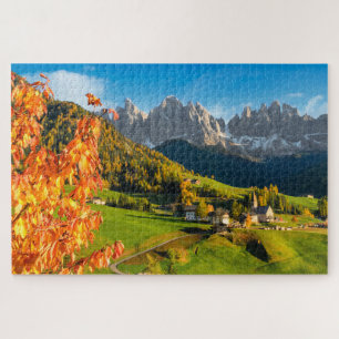 Puzzle Otoño en el paisaje montañoso Dolomitas con igle
