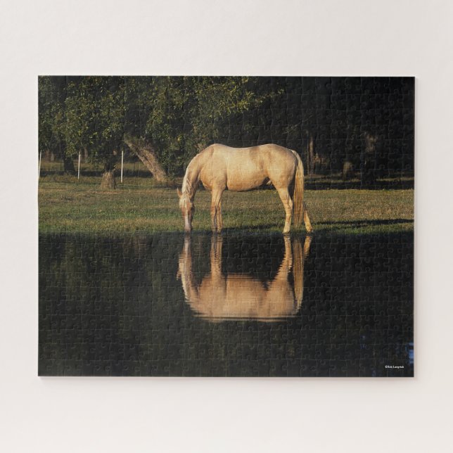 Puzzle Palomino Grazing By Lake Con Reflexión (Horizontal)