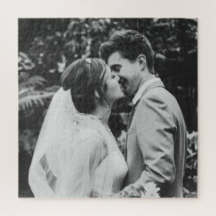 Puzzle Pareja de recién casados en foto de boda sencilla 