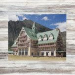 Puzzle Parque nacional de los lagos de Waterton, Canadá<br><div class="desc">El hotel Prince of Wales Hotel es una opción inteligente para los viajeros en Río de Janeiro,  siempre ofrece un ambiente relajado y tranquilo. ¡Diversión para toda la familia! Seleccione su tamaño de rompecabezas.</div>
