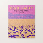 Puzzle Parque nacional del Valle de la Muerte Campo de Go<br><div class="desc">Diseño de arte vectorial del Valle de la Muerte. El parque es conocido por el cañón de Titus,  con una ciudad fantasma y rocas coloridas,  y las salinas de la cuenca Badwater,  el punto más bajo de Norteamérica.</div>