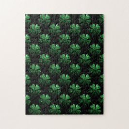 Puzzle Patrón Shamrock oscuro verde brillante sobre negro