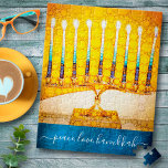 Puzzle "Peace Love Hanukkah" Artsy Yellow & Gold Menorah<br><div class="desc">"Paz, amor, Hanukkah". Una foto de primer plano de una menorah artística brillante, colorida, amarilla y dorada te ayuda a inaugurar la festividad de Hanukkah con estilo. Sienta el calor y la alegría de la temporada de vacaciones cada vez que usas este impresionante y colorido rompecabezas de Hanukkah. Tarjetas de...</div>