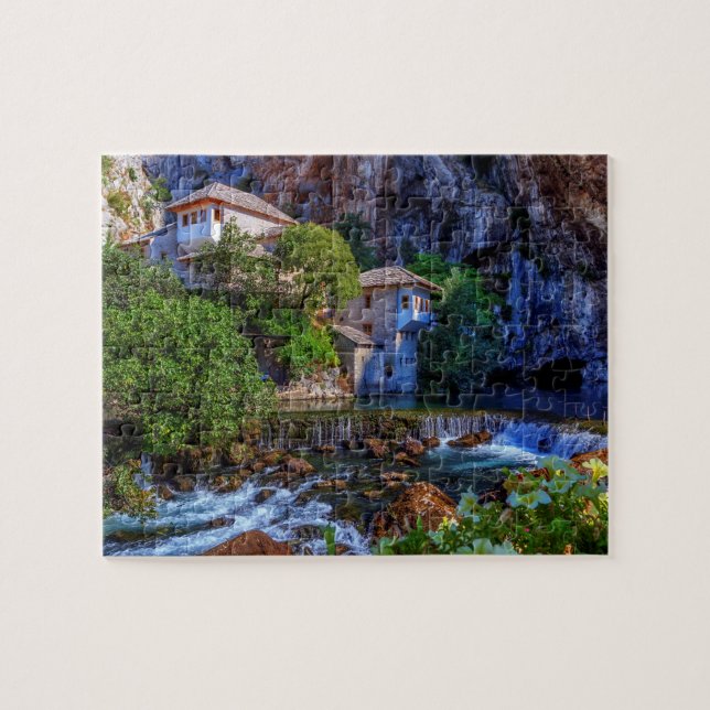 Puzzle Pequeño pueblo Blagaj en la cascada del Buna, (Horizontal)