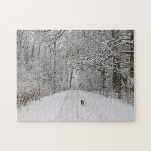Puzzle Perro Beagle en un sendero nevado diseño rompecabe