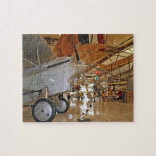 Puzzle Personas recorriendo el Museo Nacional de Aviació