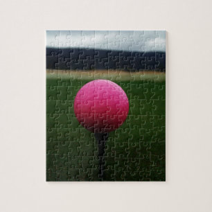 Puzzle Pink Golf Ball en un campo de golf de montaña