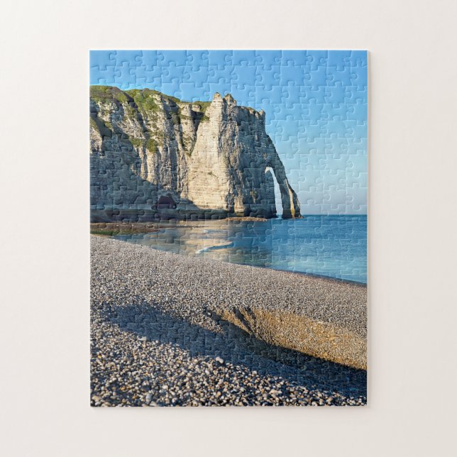 Puzzle Playa de guijarros y acantilado de Etretat en Fran (Vertical)