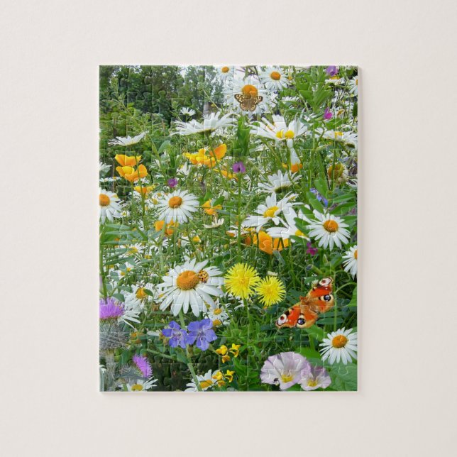 Puzzle Prado hermoso del Wildflower y de la mariposa (Vertical)