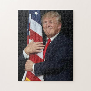 Puzzle Presidente Trump Abrazando la Bandera Estadouniden