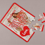 Puzzle Promesa matrimonial te casarás conmigo con tu foto<br><div class="desc">"¿Te casarás conmigo?" ¡Haz la pregunta a tu manera única! Sigan su corazón y hagan un regalo sorpresivo para el matrimonio lindo a su novia para saborear los recuerdos de sus comienzos durante toda su vida. Personalízalo con tu foto de pareja favorita,  tu texto y nombres.</div>