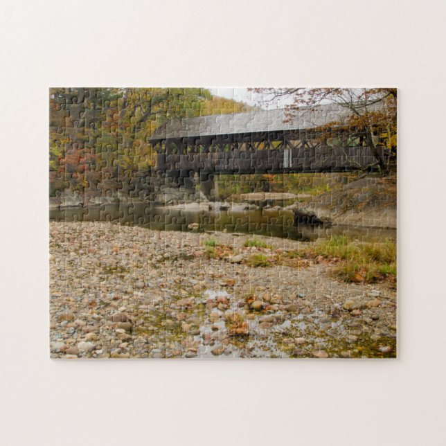Puzzle Puente cubierto de Newry sobre el río en otoño (Horizontal)