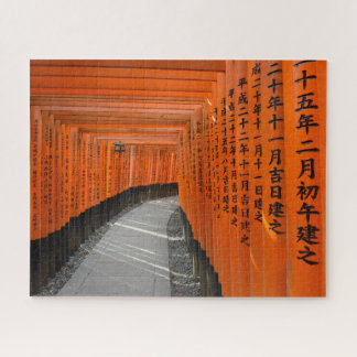 Puzzle Puerta Torii del santuario Fushimi Inari cerca de 