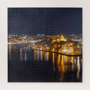 Puzzle Puerto de Malta iluminado por la noche