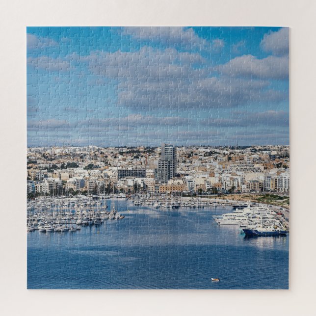 Puzzle Puerto de Sliema con edificios modernos y barcos (Vertical)