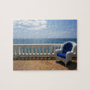 Puzzle Puerto Rico. Silla de mimbre y terraza enlosada en
