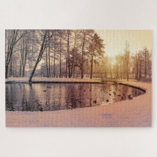 Puzzle Puesta de sol sobre el parque con un pequeño lago
