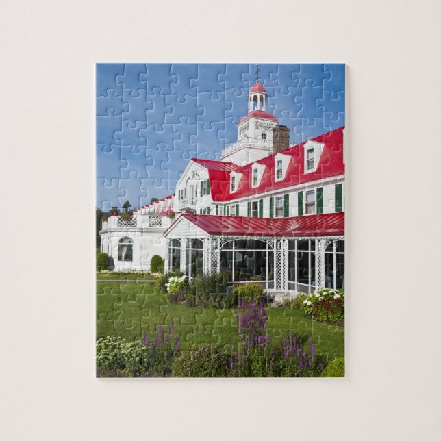 Puzzle Quebec, Canadá. Hotel histórico Tadoussac, 2 (Vertical)