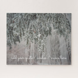 Puzzle Ramas escarpadas y un bosque cubierto de nieve