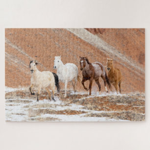 Puzzle Rancho Hideout con pequeño rebaño de caballos en l