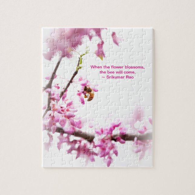 Puzzle Redbud y abeja de miel en primavera (Vertical)