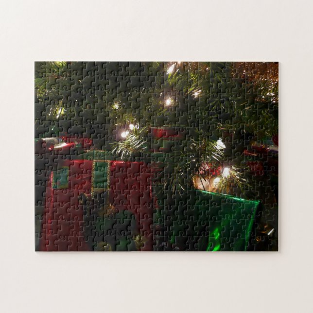 Puzzle Regalos bajo el feriado de los Navidades de árbol (Horizontal)