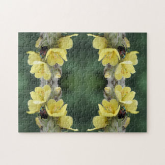 Puzzle Resumen De Escarabajo En Flor De Mullein Silvestre