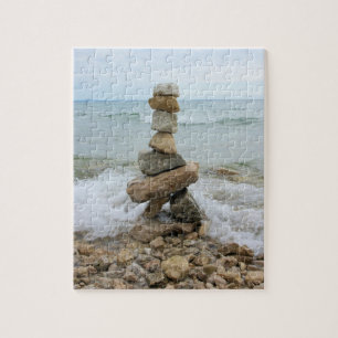 Puzzle Rock Cairn cerca del lago - 8x10 - 110 pcs