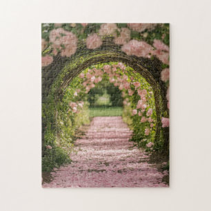 Puzzle ROMPECABEZAS: Romántico jardín de arco floral para