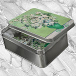 Puzzle Rosas de la vida en una caja de Vincent van Gogh<br><div class="desc">Rosas de Vincent van Gogh es un bello e inventivo post impresionismo de la vida floral pintura. Este diseño cuenta con hermosos rosas de jardín rosa pálido en un jarrón verde. Sobre el artista: Vincent Willem van Gogh (1853-1890) fue uno de los pintores más famosos del Post Impresionist de su...</div>